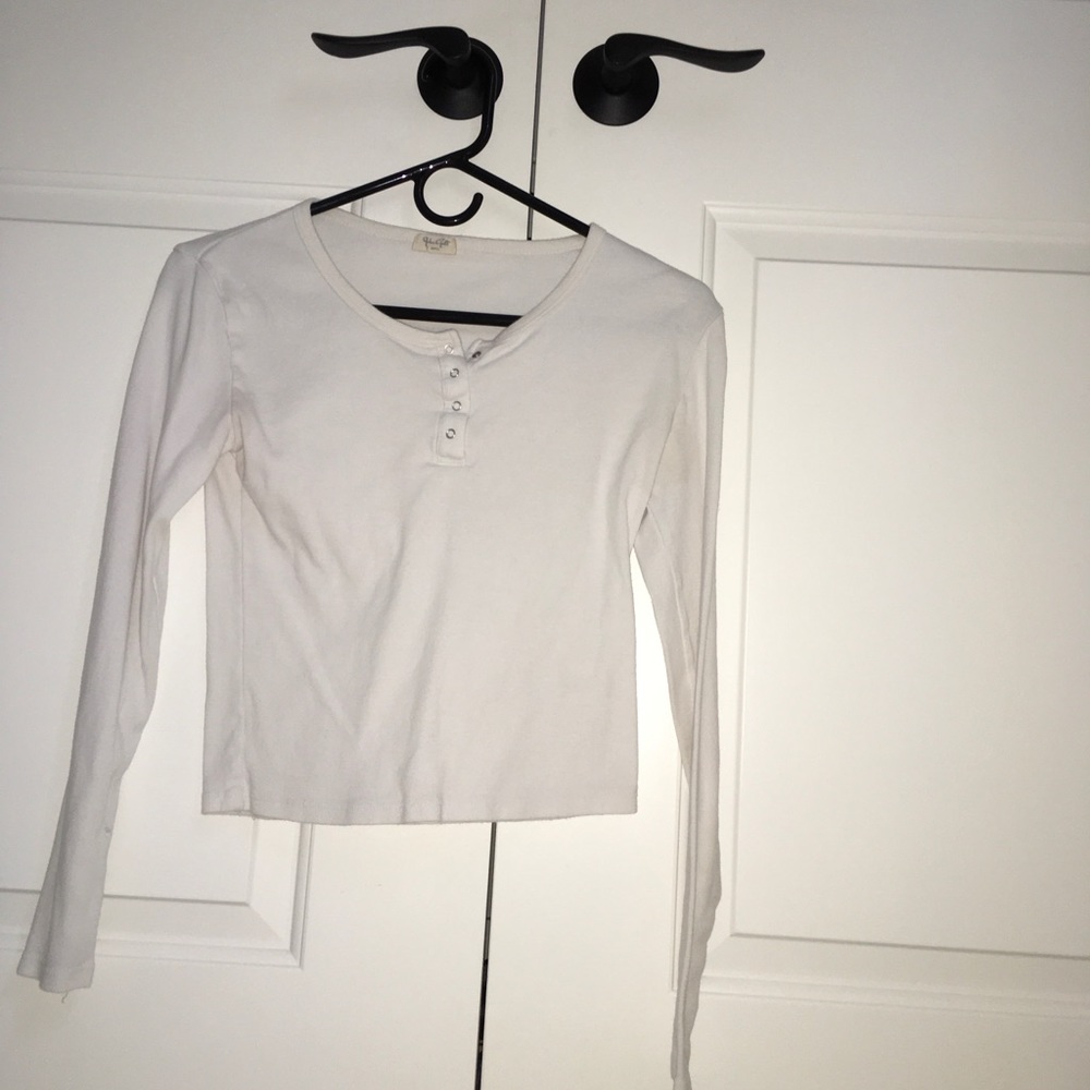 Brandy Melville 3 button long sleeve